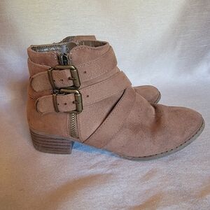 Steve Madden Girl's Tan Booties